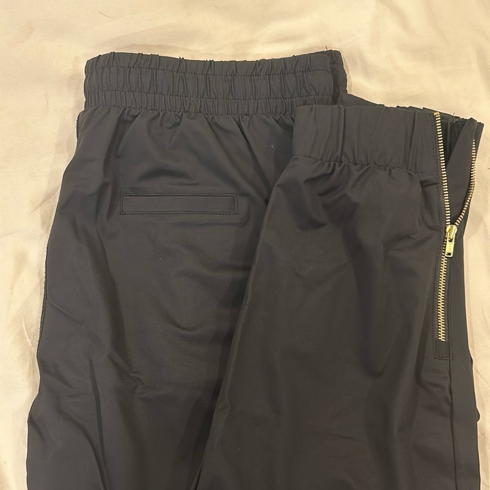 Zyia Everywhere Zipper Joggers